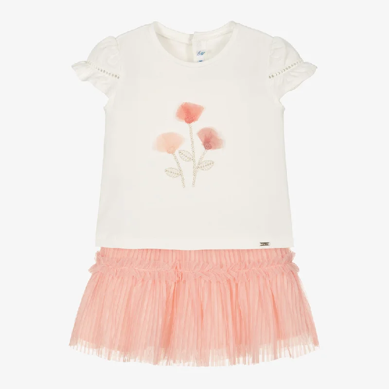 White Peach Flower Graphic Outfit